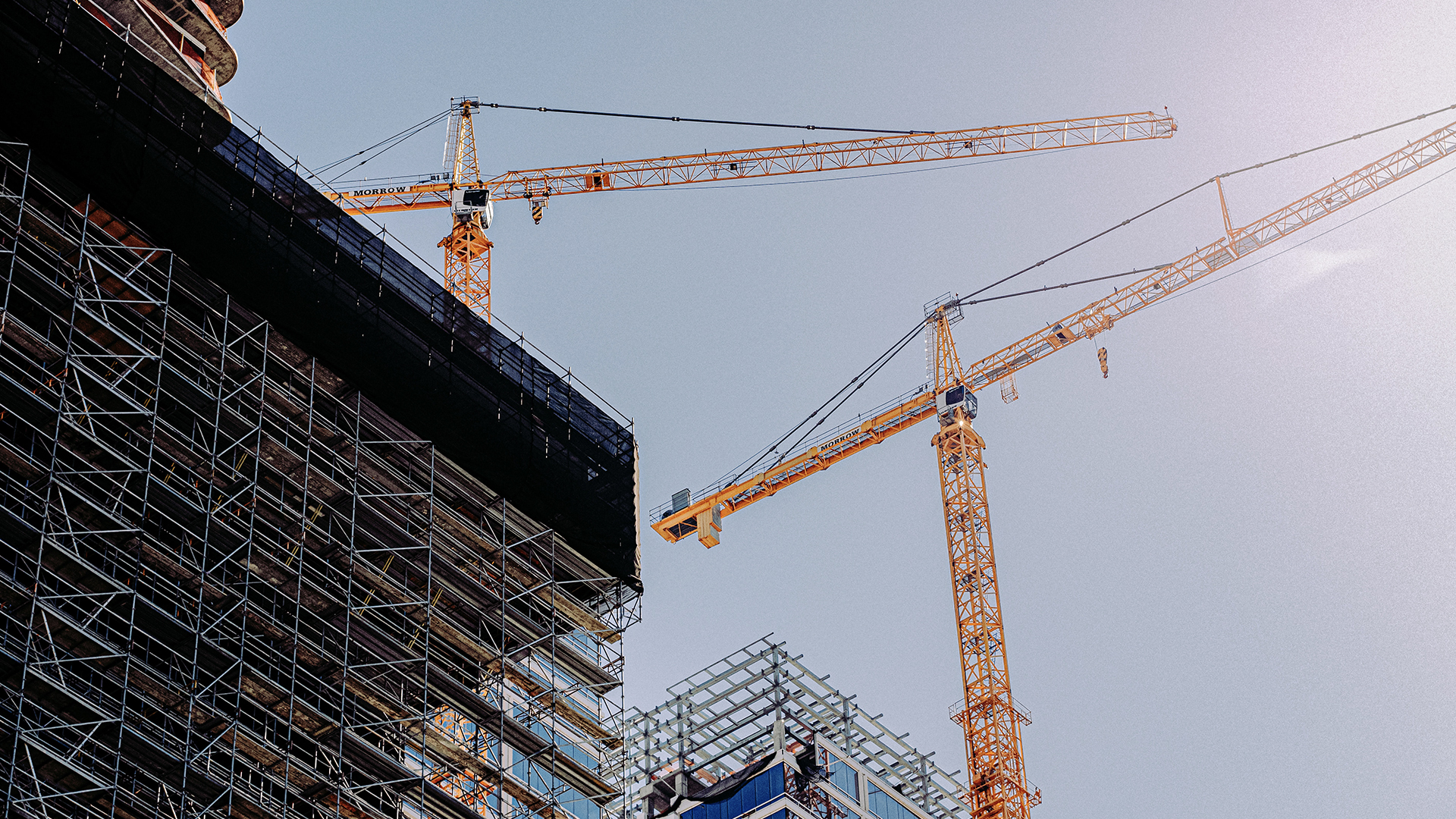 Baustelle eines Kunden mit zwei Kränen in Mönchengladbach